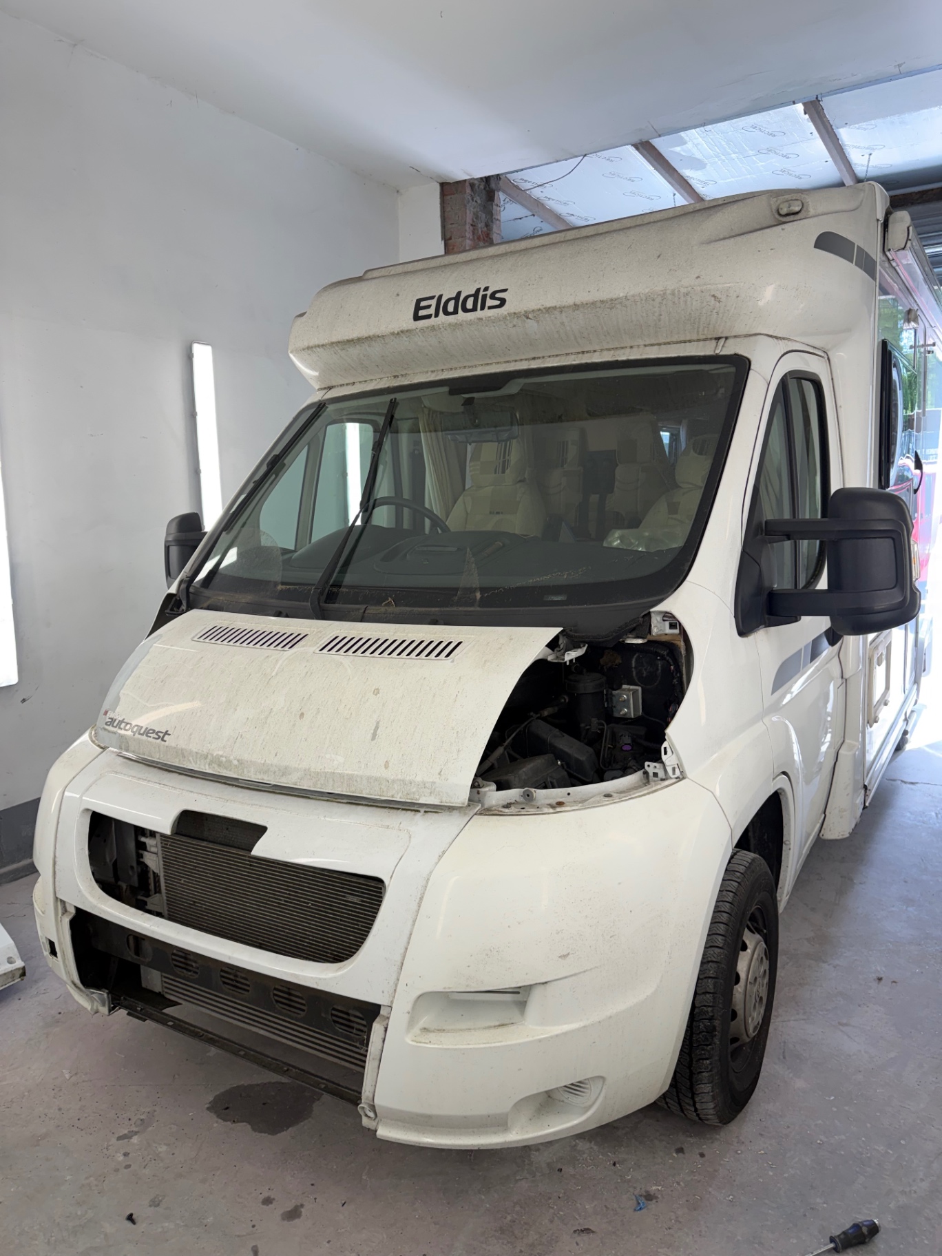 Motorhome Front-End Refinish before repair